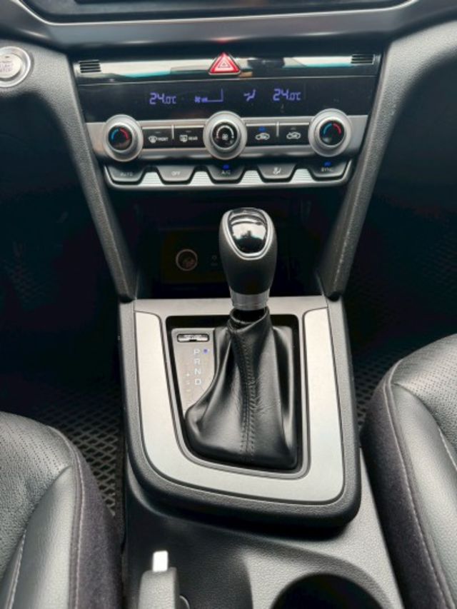 ELANTRA  第15張相片