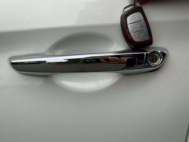 ELANTRA  第16張相片