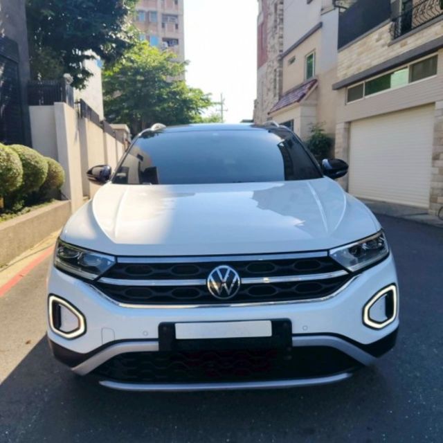 280 TSI LED頭燈 恆溫空調 電熱椅 I-key摸門 ACC跟車 車道偏離 自動停車 電尾門 原廠主機 倒車影像  第2張相片
