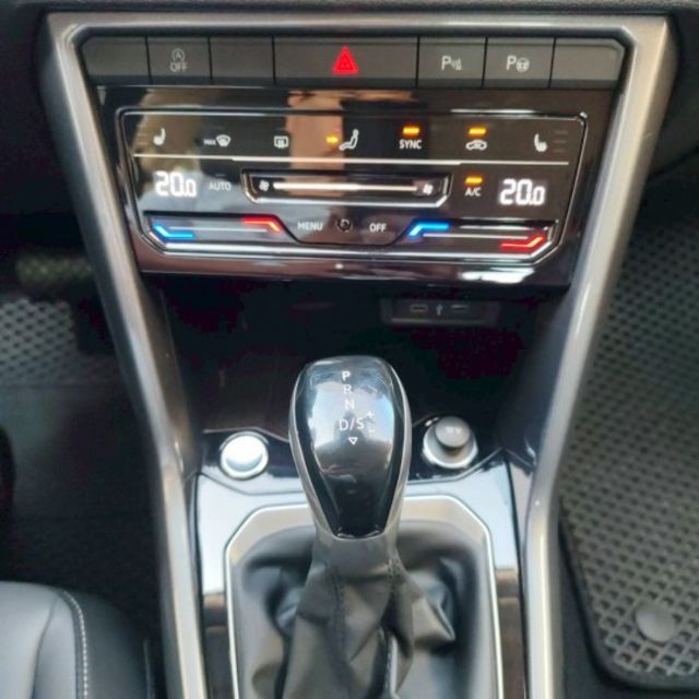 280 TSI LED頭燈 恆溫空調 電熱椅 I-key摸門 ACC跟車 車道偏離 自動停車 電尾門 原廠主機 倒車影像  第11張相片