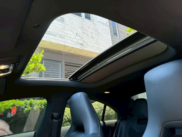 CLA250 AMG 無事故 無待修 原版件   ACC跟車 4MATIC 雙電動椅加熱 免鑰匙套件 盲點偵測  第14張相片