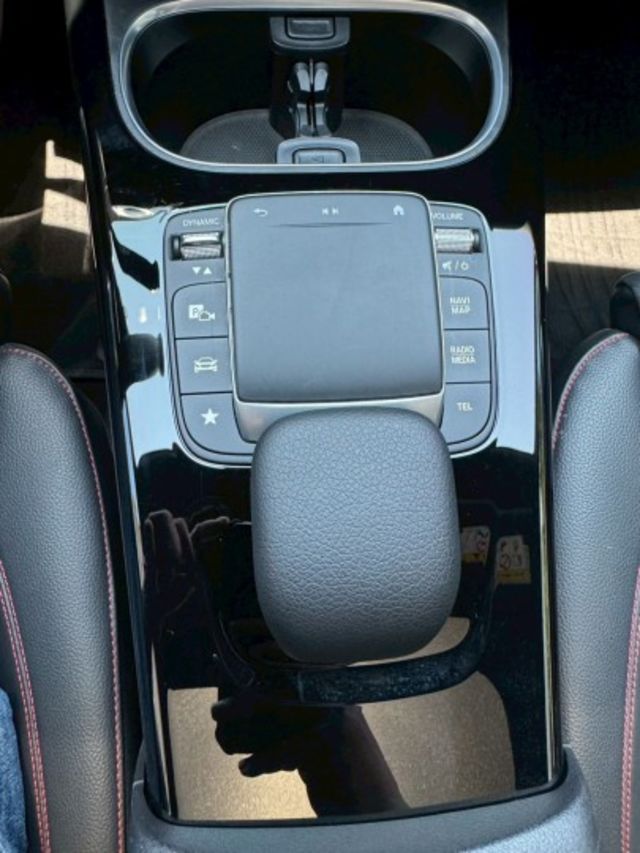 CLA250 AMG 無事故 無待修 原版件   ACC跟車 4MATIC 雙電動椅加熱 免鑰匙套件 盲點偵測  第18張相片