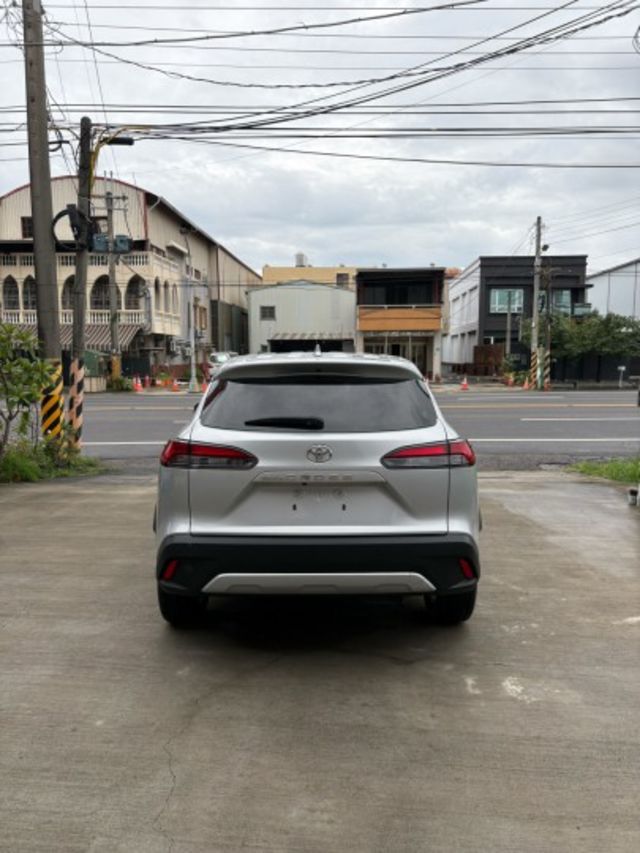 尊爵 保固中 一手車 無事故 無待修  液晶儀表 LED頭燈 ACC跟車 360環景  I-key 盲點  第5張相片