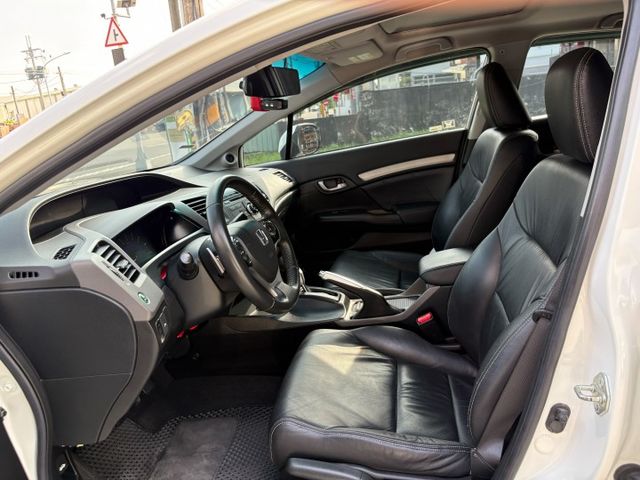 CIVIC  第8張相片