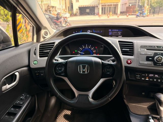CIVIC  第12張相片
