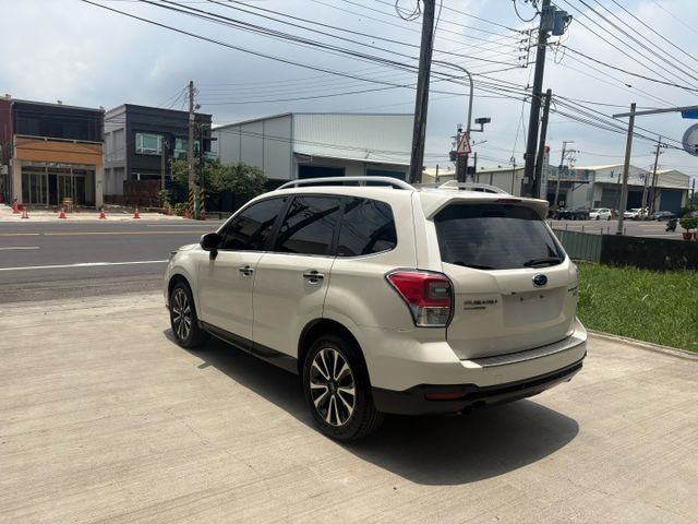 XT-P  無事故 已認證 4WD 盲點 電尾門 天窗 免鑰匙 電動椅 LED頭燈  第6張相片