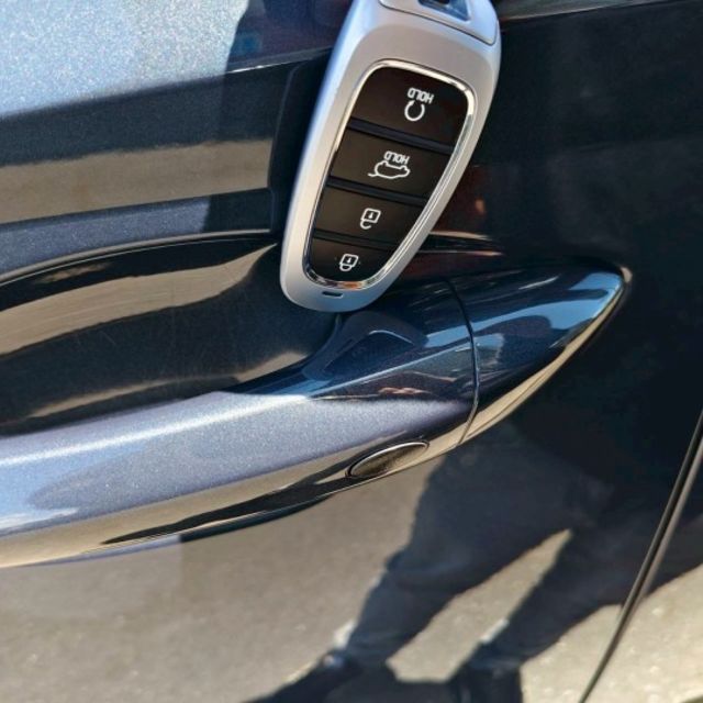 新車保固中  全景天窗 ACC跟車 車道偏移 I-key免鑰匙 360環景 電動尾門 盲點偵測 Apple CarPl  第18張相片