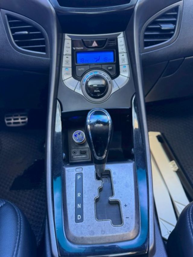ELANTRA  第17張相片
