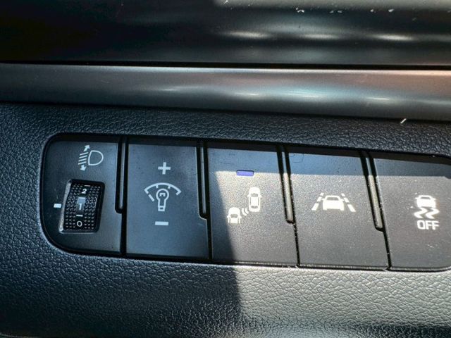 旗艦版  一手車 原版件 無待修  I-key摸門 ACC跟車 盲點偵測 車道偏移 LED頭燈  第13張相片