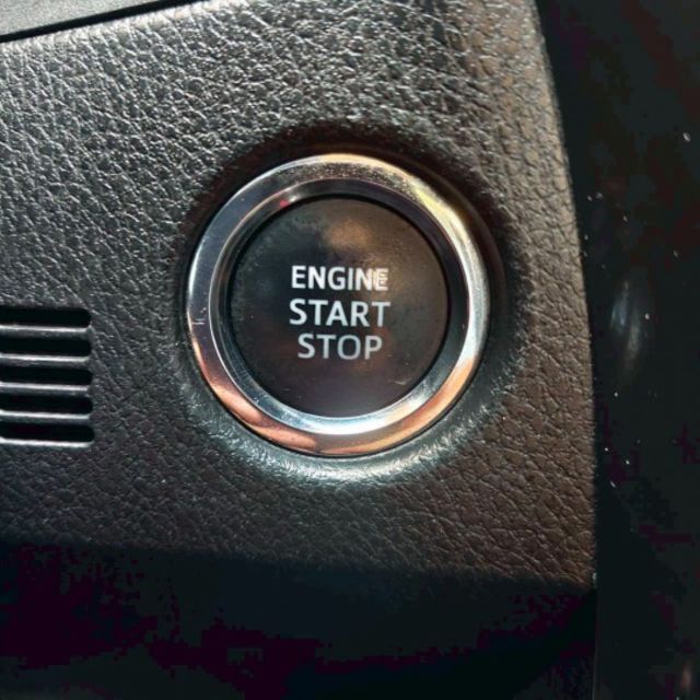 一手車 無事故 無待修 實跑8萬公里 里程保證  I-key免鑰匙 安卓機 定速巡航 倒車影像 恆溫空調  第12張相片