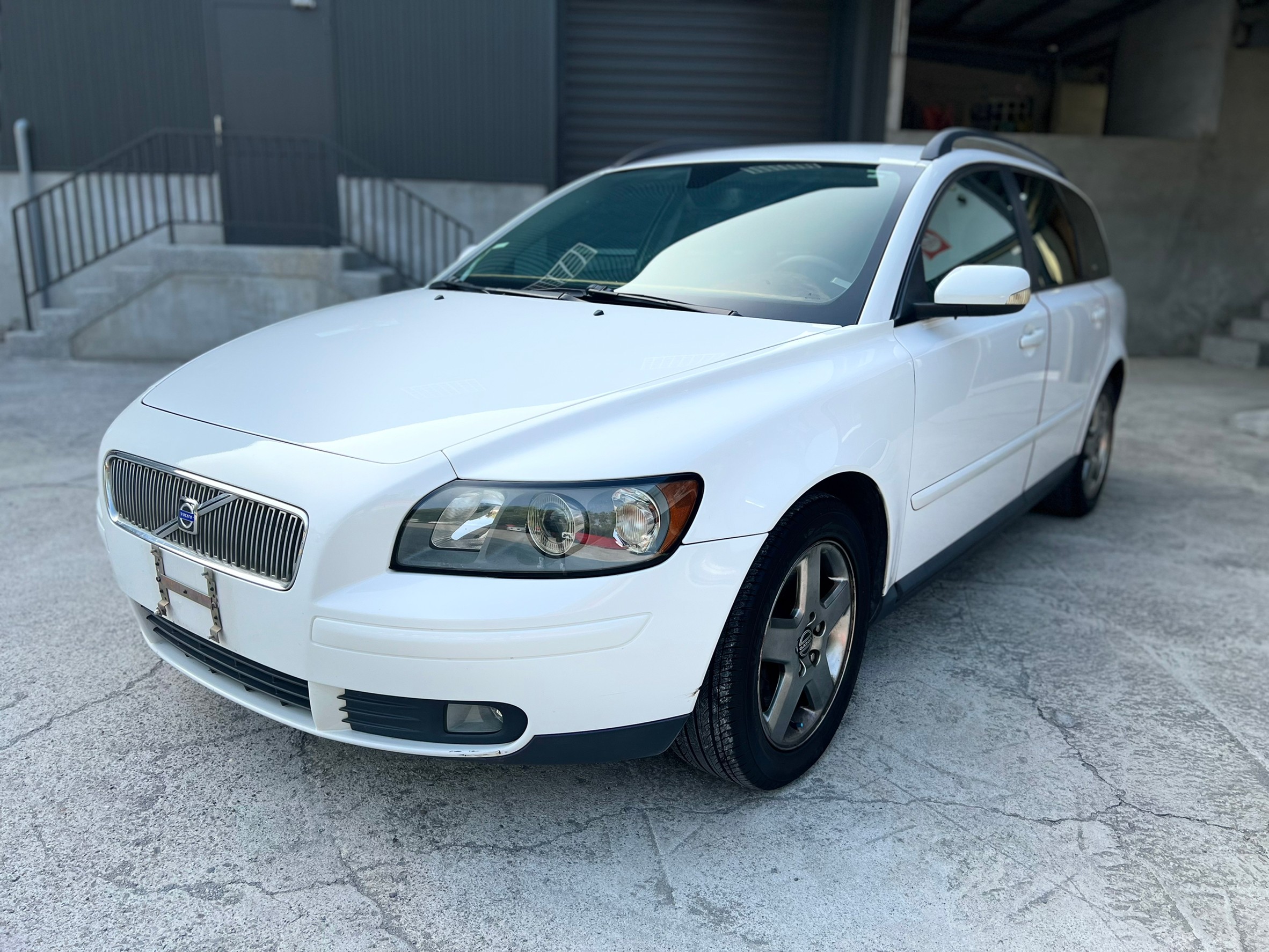 2005年VOLVO V50可車換車〃零元購車〃免頭期款〃可全額貸款〃超貸拿現金  第1張相片