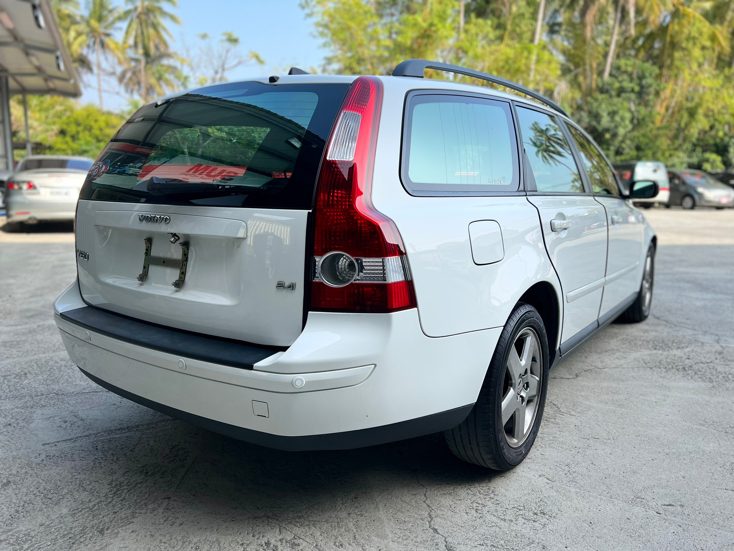 2005年VOLVO V50可車換車〃零元購車〃免頭期款〃可全額貸款〃超貸拿現金  第4張相片