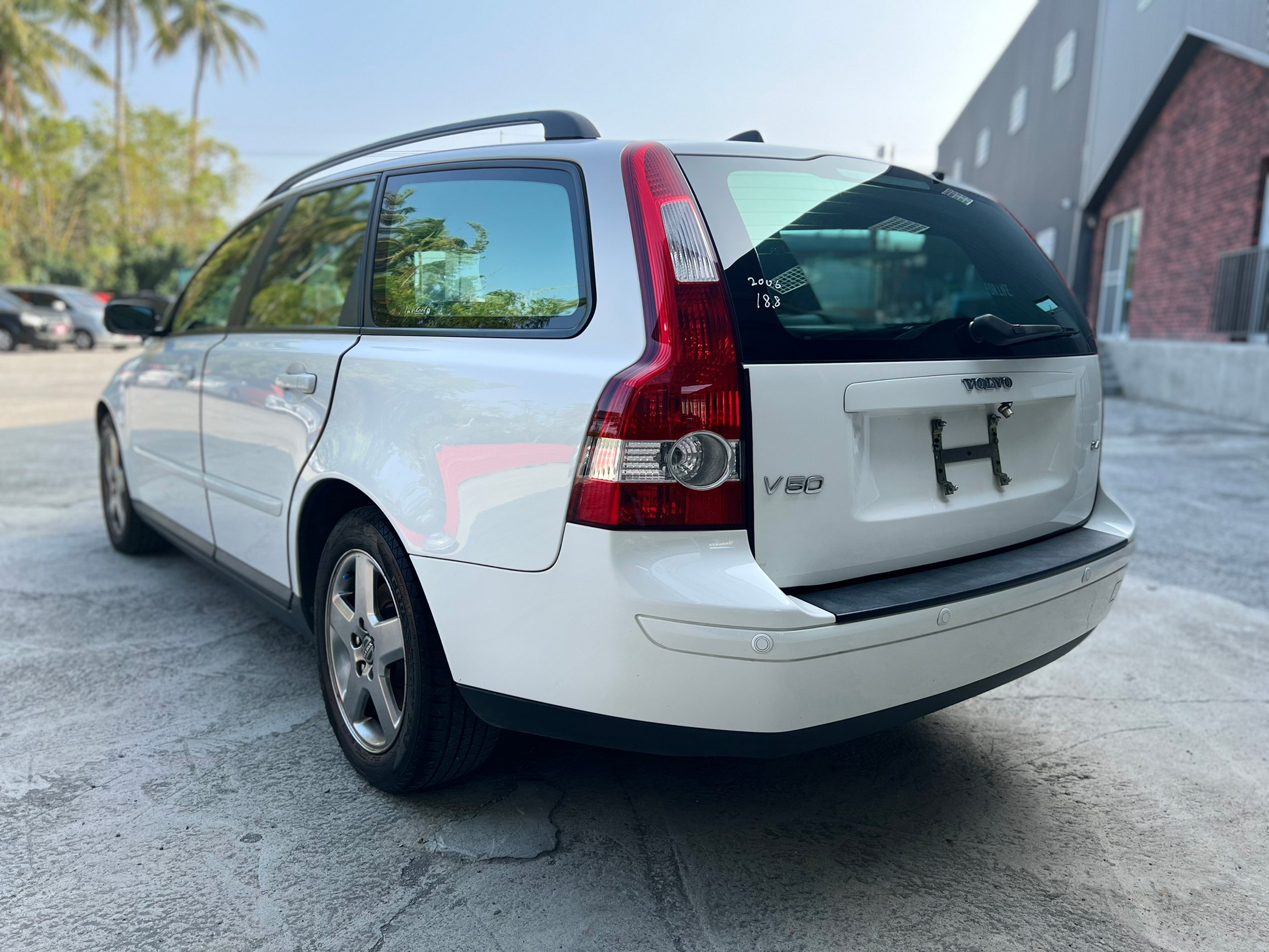 2005年VOLVO V50可車換車〃零元購車〃免頭期款〃可全額貸款〃超貸拿現金  第5張相片