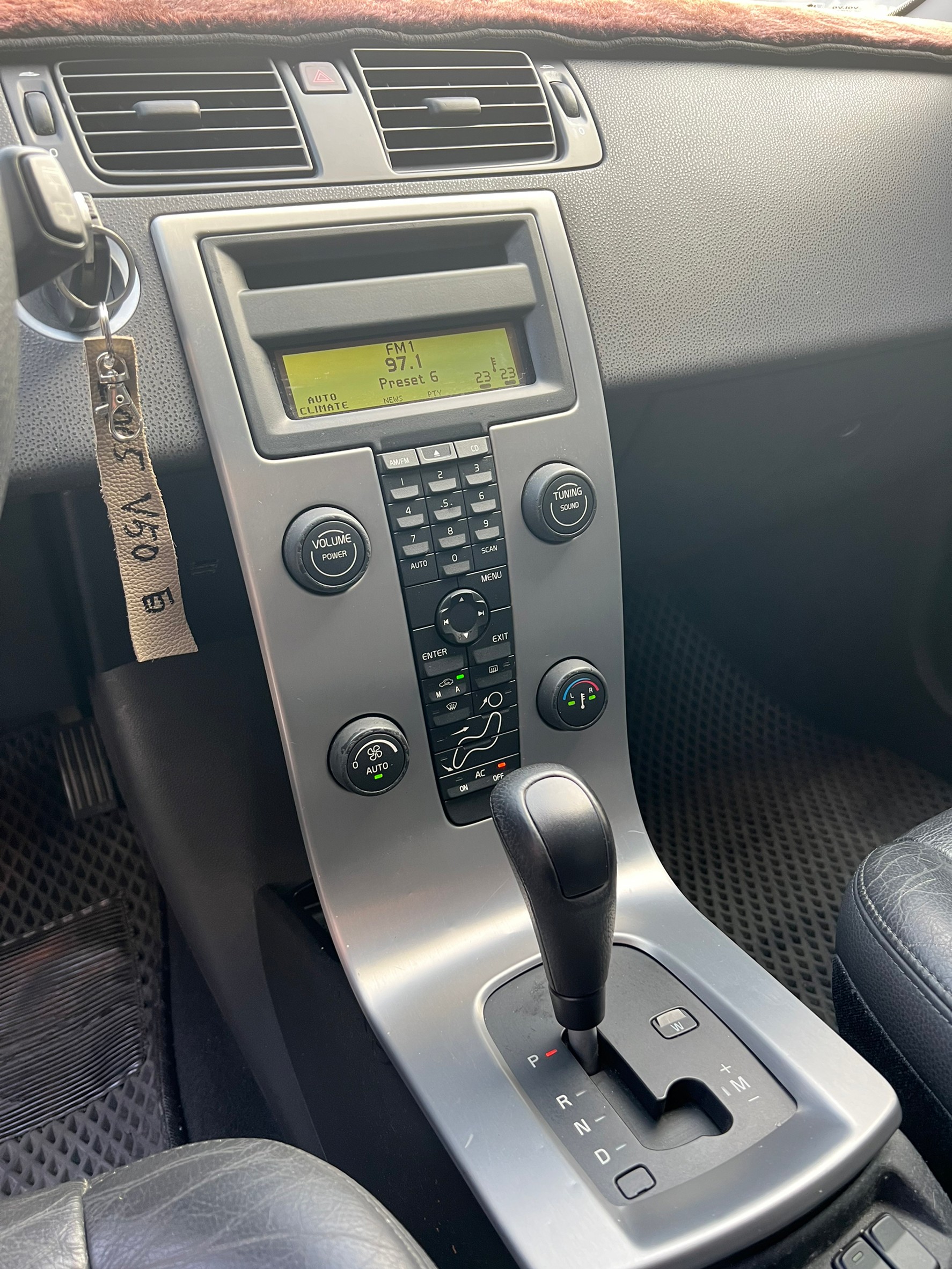 2005年VOLVO V50可車換車〃零元購車〃免頭期款〃可全額貸款〃超貸拿現金  第9張相片