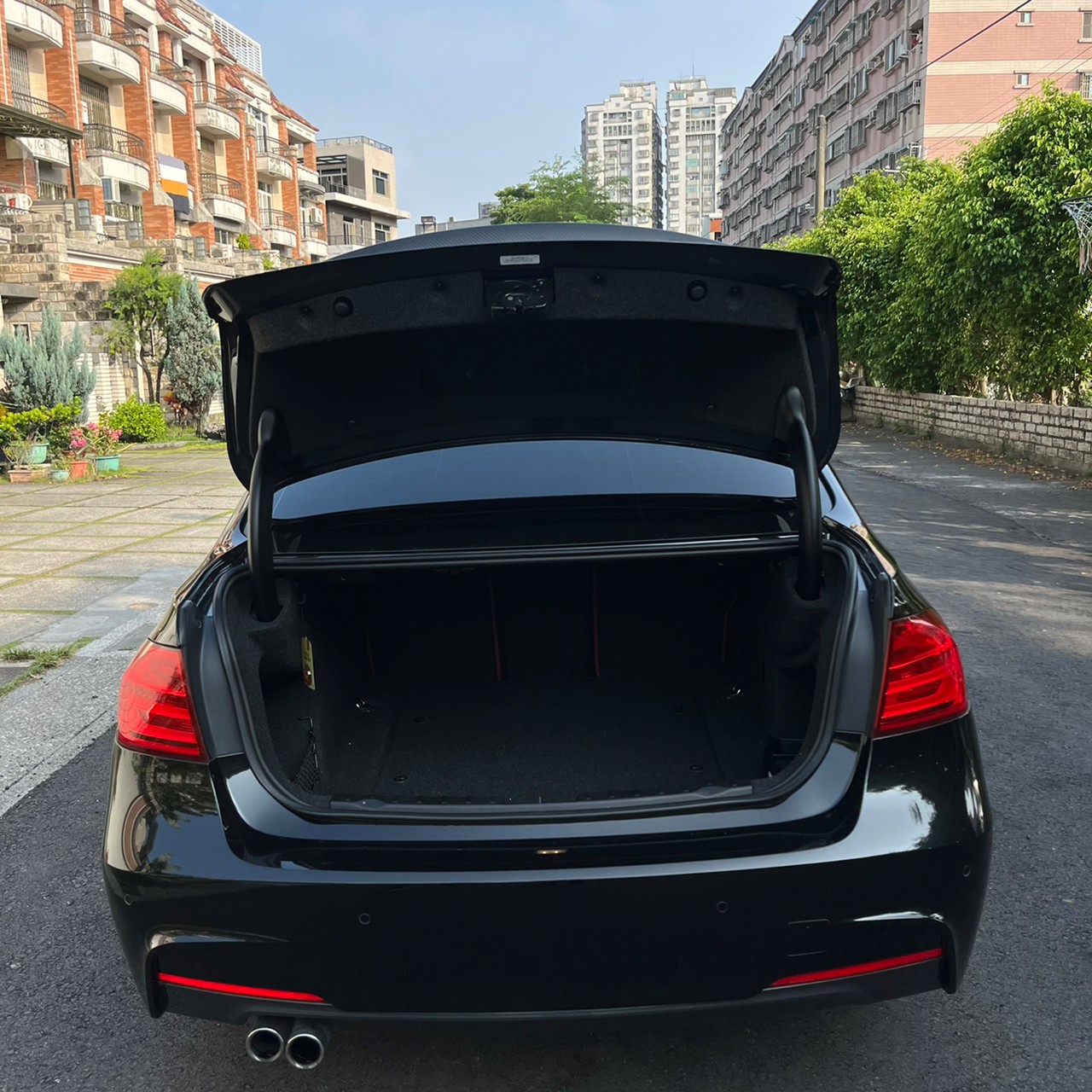 2015年BMW 328I可車換車〃零元購車〃免頭期款〃可全額貸款〃超貸拿現金  第6張相片