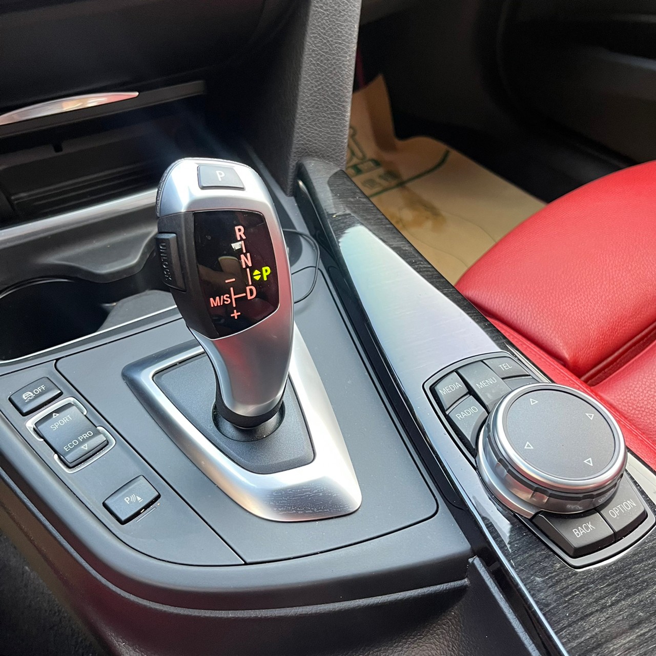 2015年BMW 328I可車換車〃零元購車〃免頭期款〃可全額貸款〃超貸拿現金  第9張相片