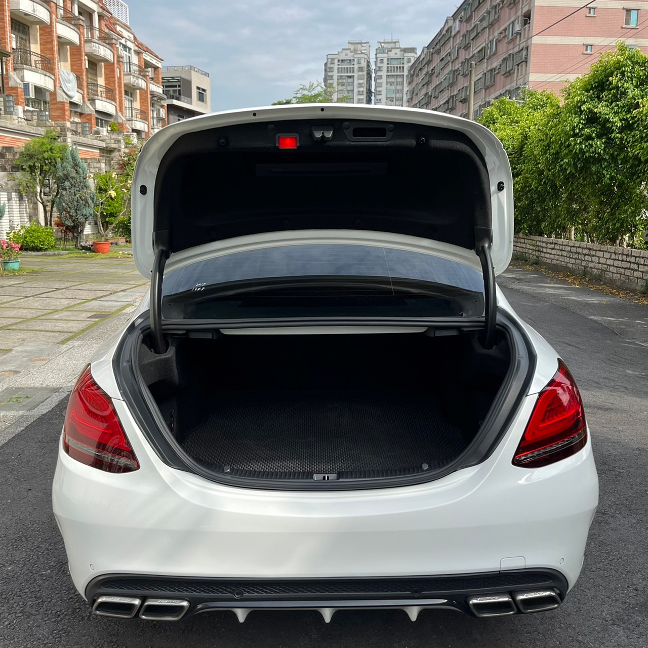 2019年MERCEDES BENZ C200可車換車〃零元購車〃免頭期款〃可全額貸款〃超貸拿現金  第7張相片