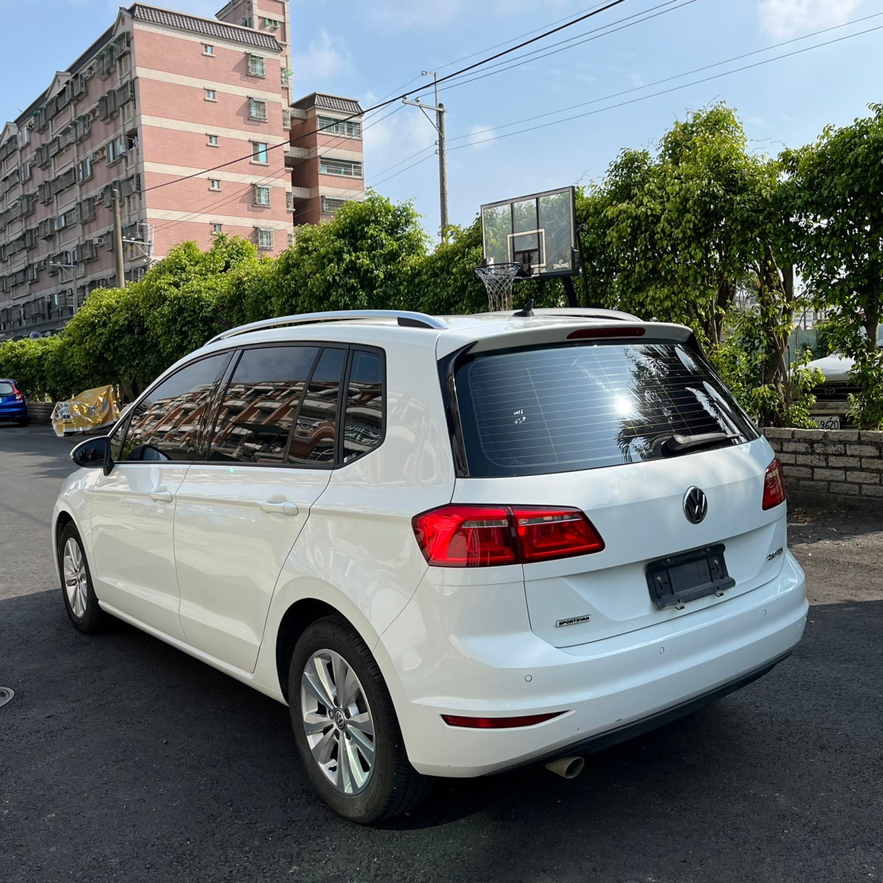 2016年VOLKSWAGEN SPORTSVAN可車換車〃零元購車〃免頭期款〃可全額貸款〃超貸拿現金  第4張相片