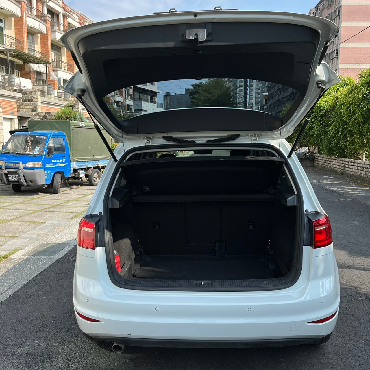 2016年VOLKSWAGEN SPORTSVAN可車換車〃零元購車〃免頭期款〃可全額貸款〃超貸拿現金  第6張相片