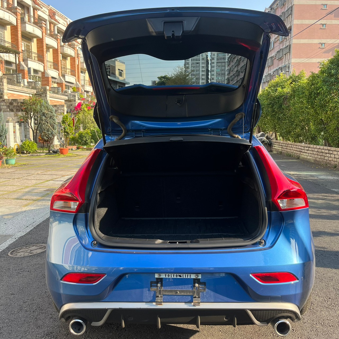 2017年VOLVO V40可車換車〃零元購車〃免頭期款〃可全額貸款〃超貸拿現金  第7張相片