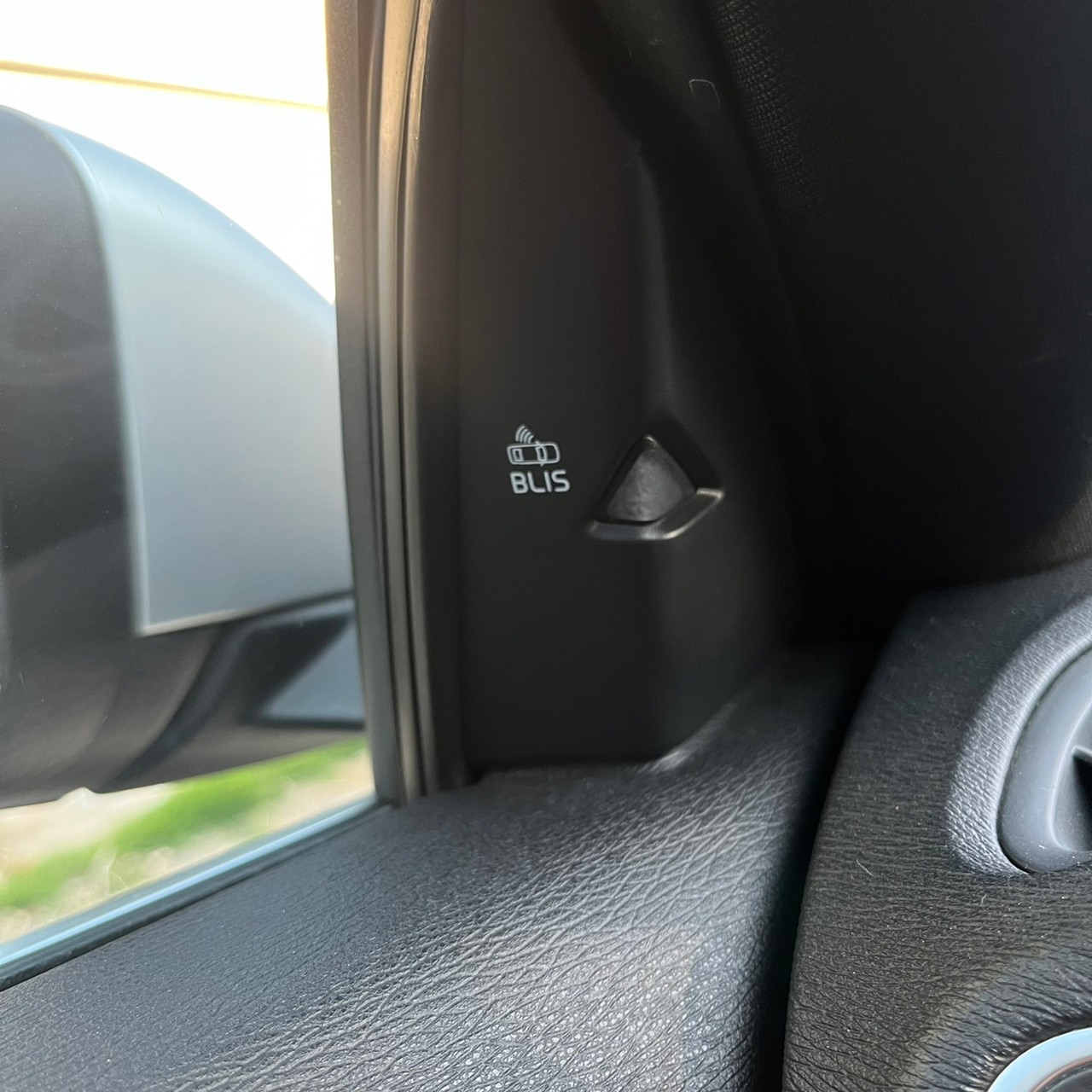 2017年VOLVO V40可車換車〃零元購車〃免頭期款〃可全額貸款〃超貸拿現金  第8張相片