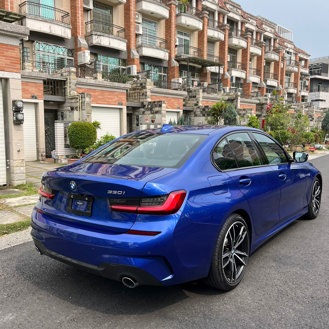 2019年BMW 330I可車換車〃零元購車〃免頭期款〃可全額貸款〃超貸拿現金  第5張相片