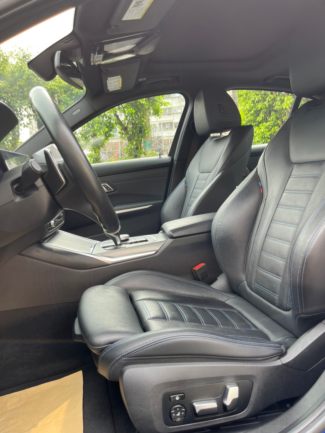2019年BMW 330I可車換車〃零元購車〃免頭期款〃可全額貸款〃超貸拿現金  第11張相片