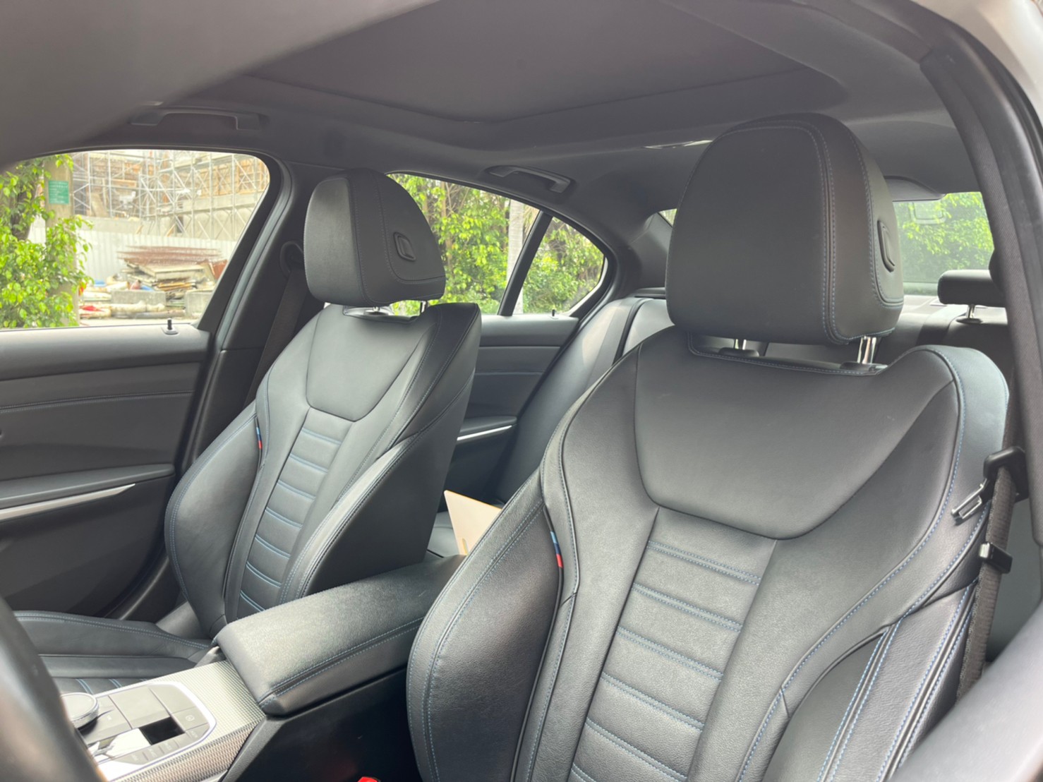 2019年BMW 330I可車換車〃零元購車〃免頭期款〃可全額貸款〃超貸拿現金  第12張相片