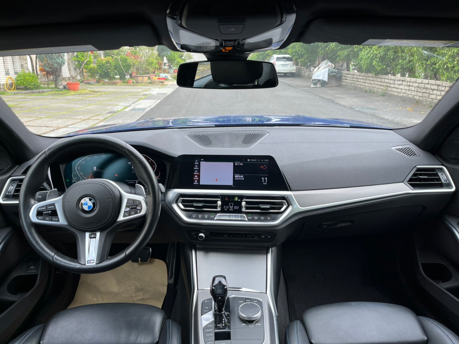 2019年BMW 330I可車換車〃零元購車〃免頭期款〃可全額貸款〃超貸拿現金  第16張相片