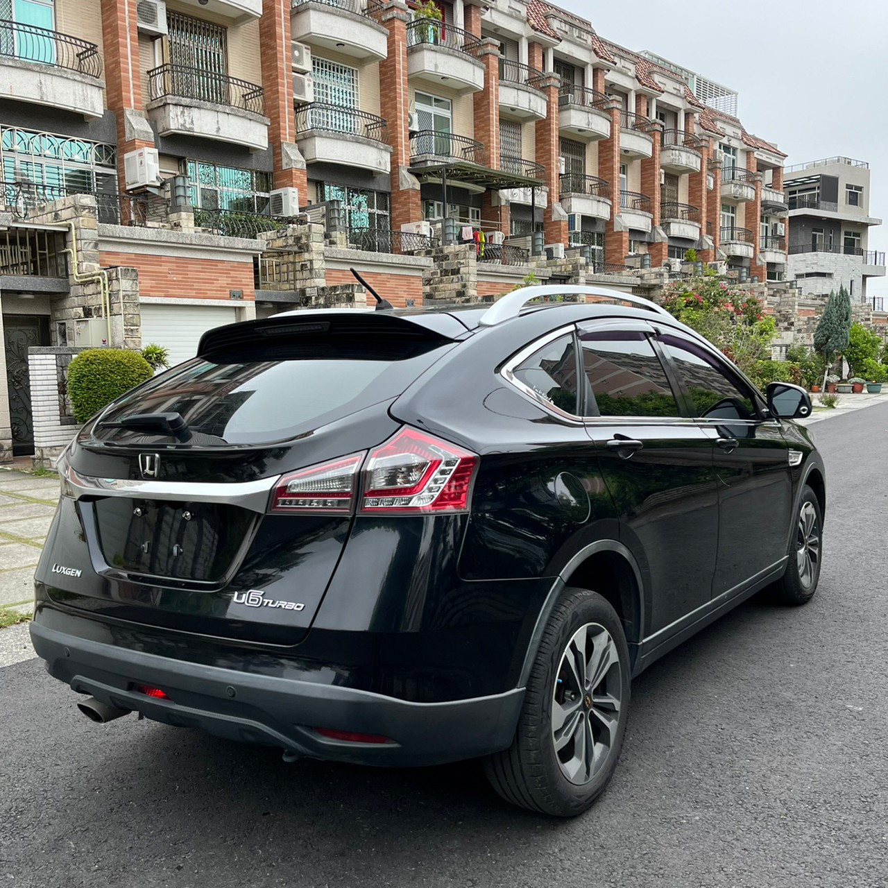 2014年LUXGEN U6 可車換車〃零元購車〃免頭期款〃可全額貸款〃超貸拿現金  第5張相片