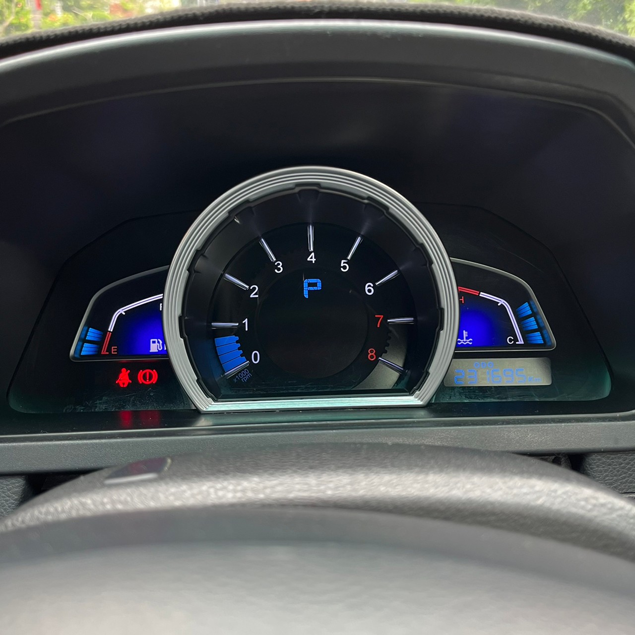 2014年LUXGEN U6 可車換車〃零元購車〃免頭期款〃可全額貸款〃超貸拿現金  第12張相片
