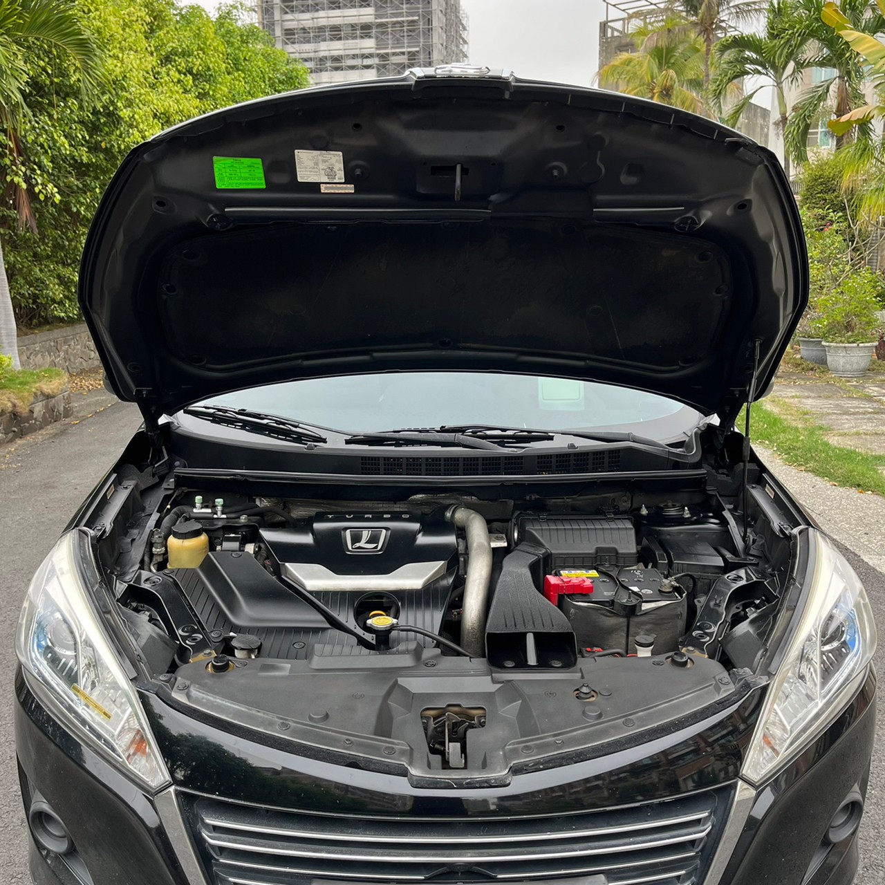 2014年LUXGEN U6 可車換車〃零元購車〃免頭期款〃可全額貸款〃超貸拿現金  第15張相片