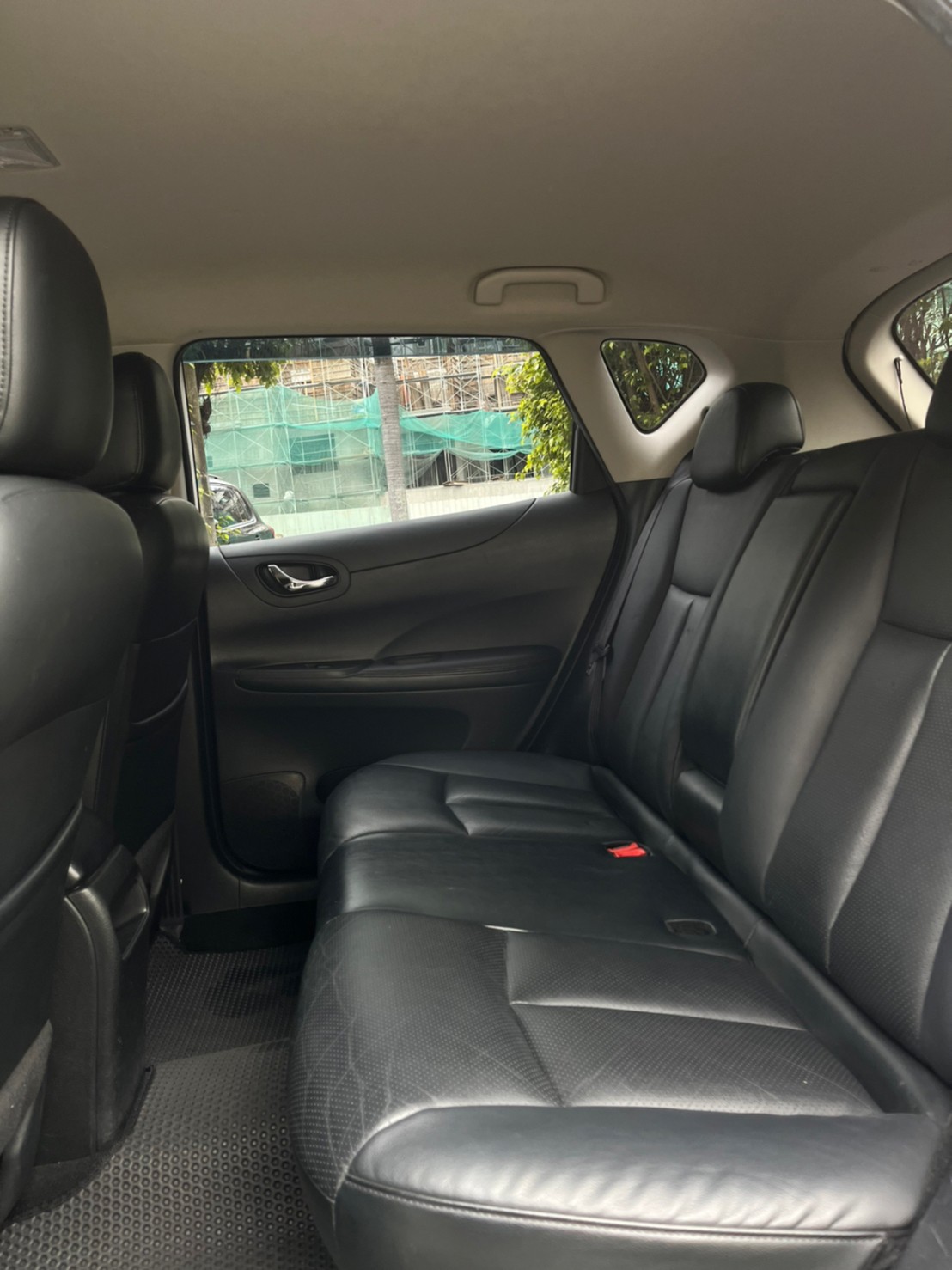 2013年NISSAN TIIDA可車換車〃零元購車〃免頭期款〃可全額貸款〃超貸拿現金  第4張相片