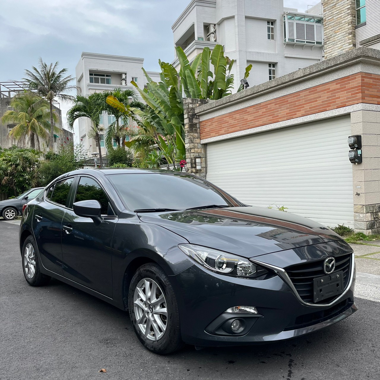 2015年MAZDA MAZDA3可車換車〃零元購車〃免頭期款〃可全額貸款〃超貸拿現金  第3張相片