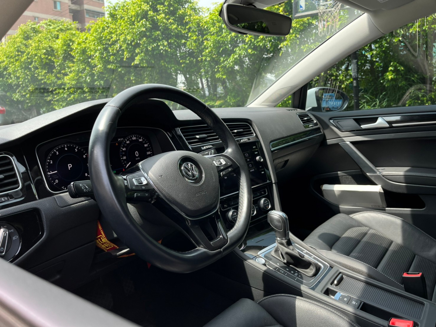 2018年VOLKSWAGEN GOLF可車換車〃零元購車〃免頭期款〃可全額貸款〃超貸拿現金  第10張相片