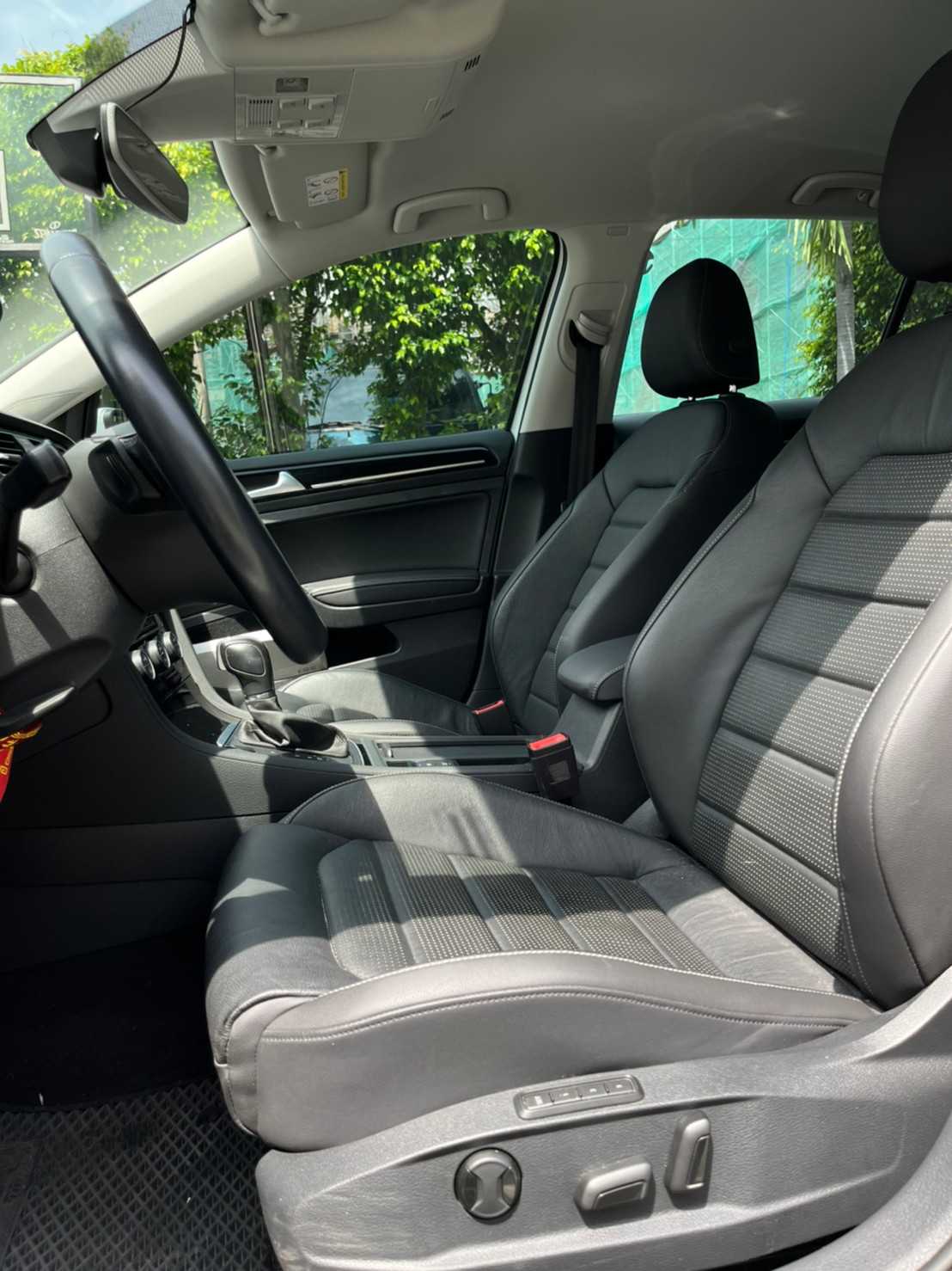 2018年VOLKSWAGEN GOLF可車換車〃零元購車〃免頭期款〃可全額貸款〃超貸拿現金  第11張相片