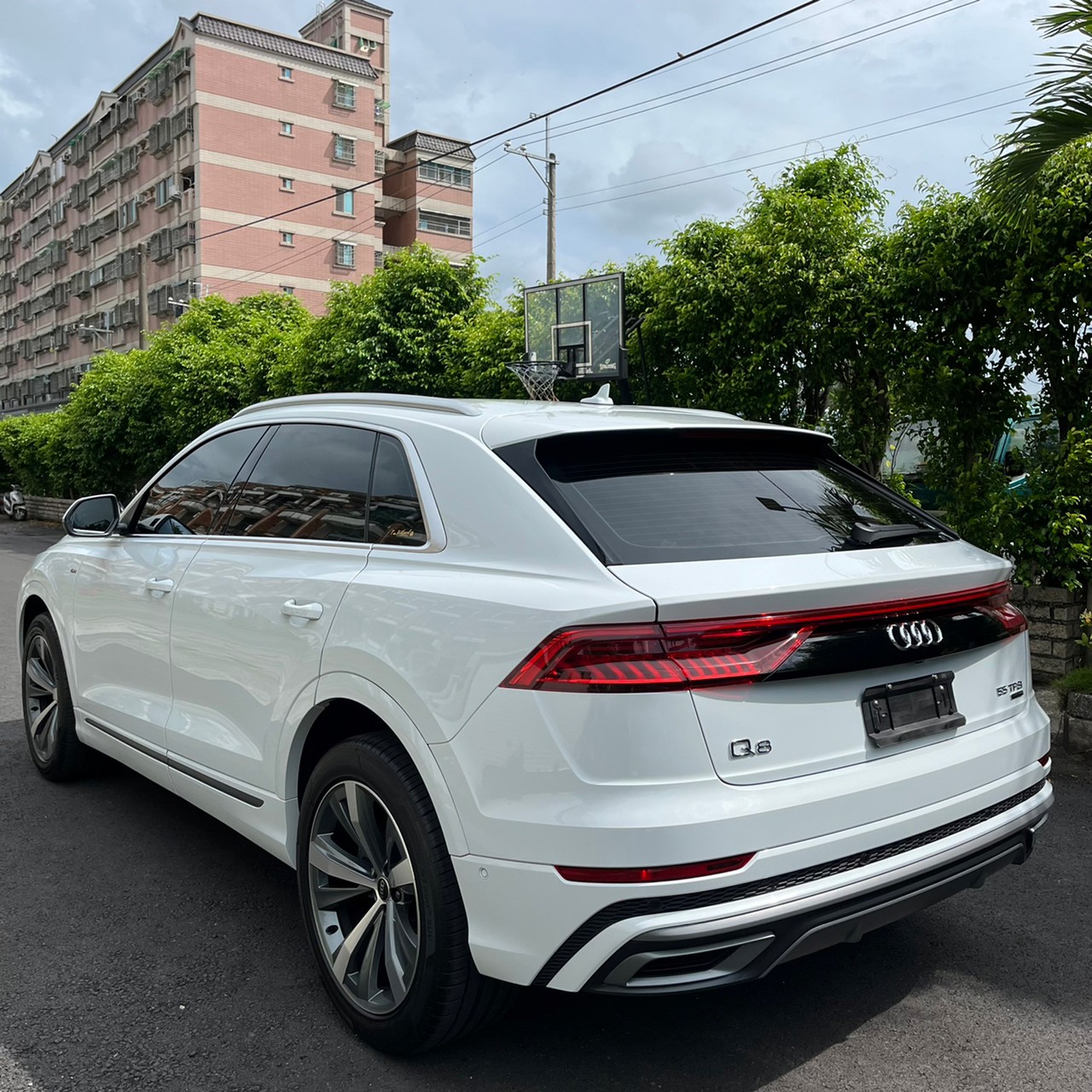 2021年AUDI Q8可車換車〃零元購車〃免頭期款〃可全額貸款〃超貸拿現  第4張相片