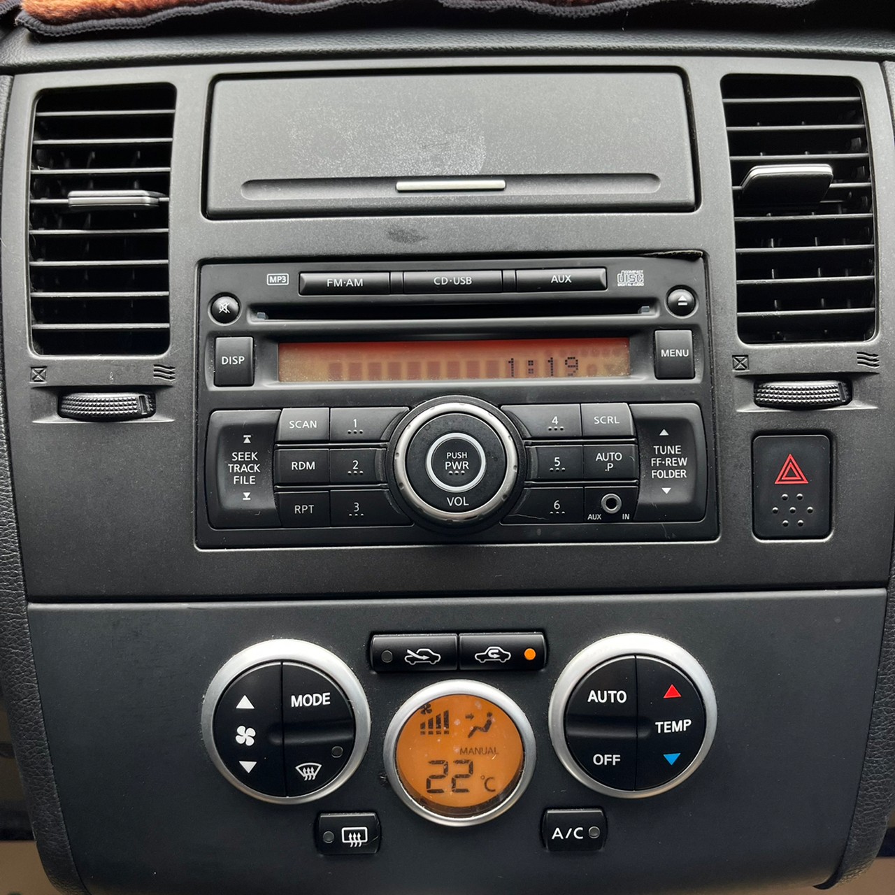 2010年NISSAN TIIDA可車換車〃零元購車〃免頭期款〃可全額貸款〃超貸拿現金  第11張相片