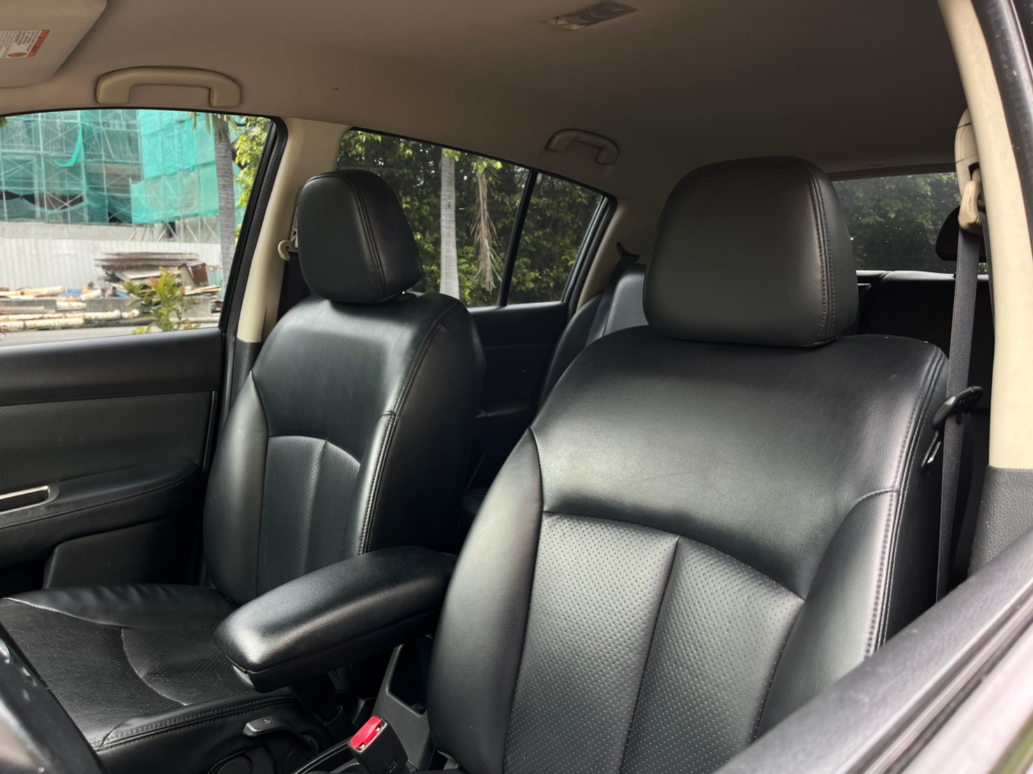 2010年NISSAN TIIDA可車換車〃零元購車〃免頭期款〃可全額貸款〃超貸拿現金  第16張相片