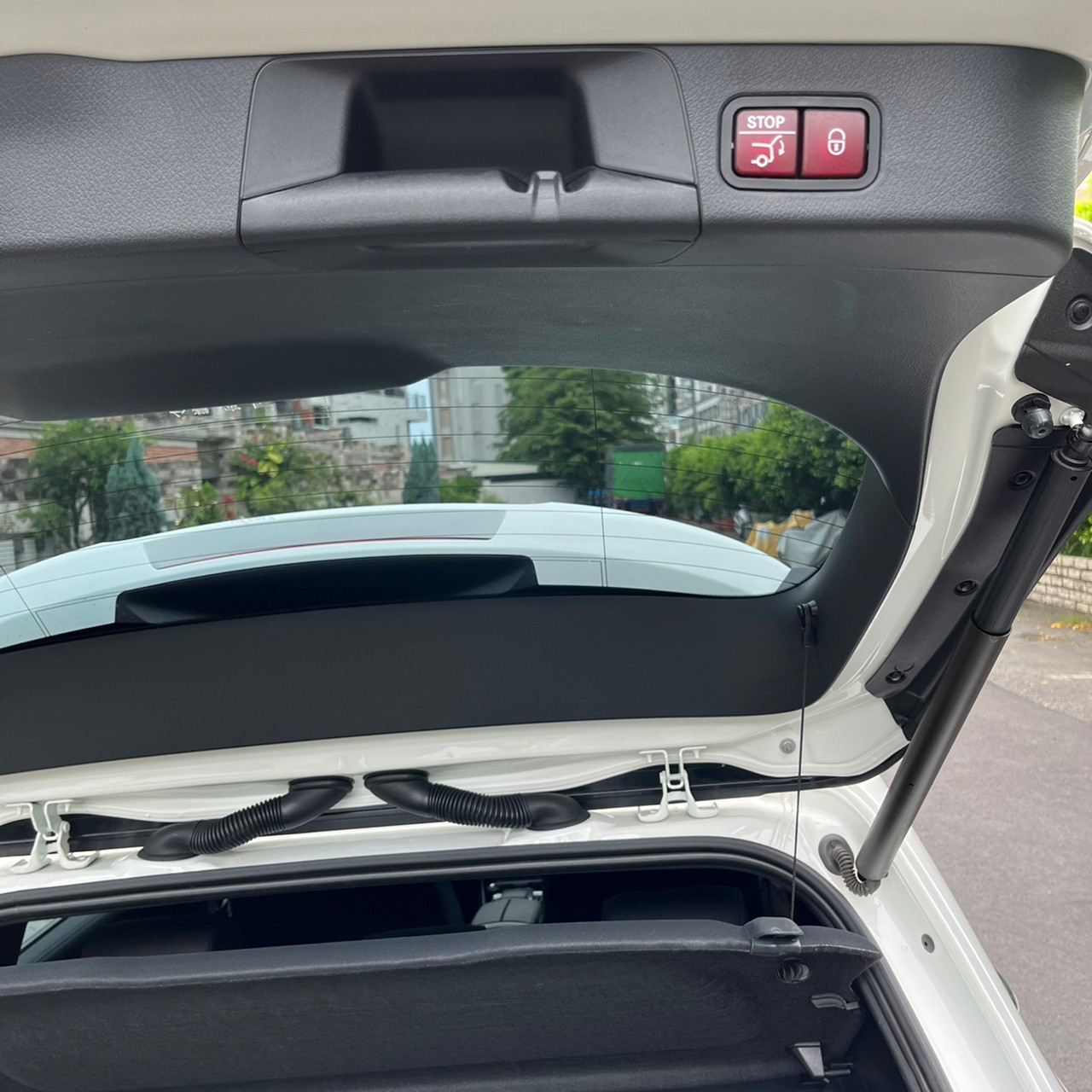 2020年MERCEDES BENZ B180可車換車〃零元購車〃免頭期款〃可全額貸款〃超貸拿現金  第8張相片