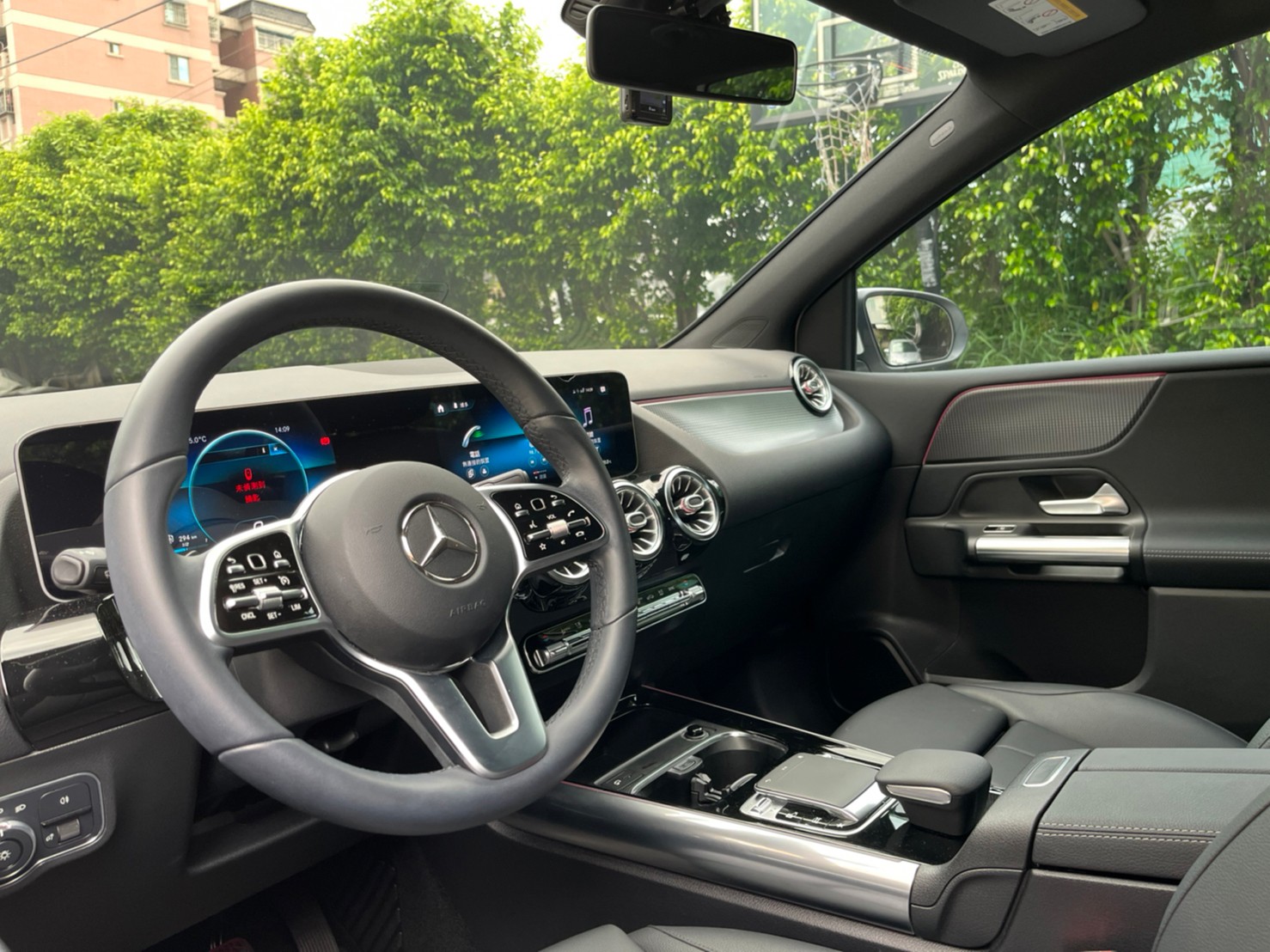 2020年MERCEDES BENZ B180可車換車〃零元購車〃免頭期款〃可全額貸款〃超貸拿現金  第14張相片