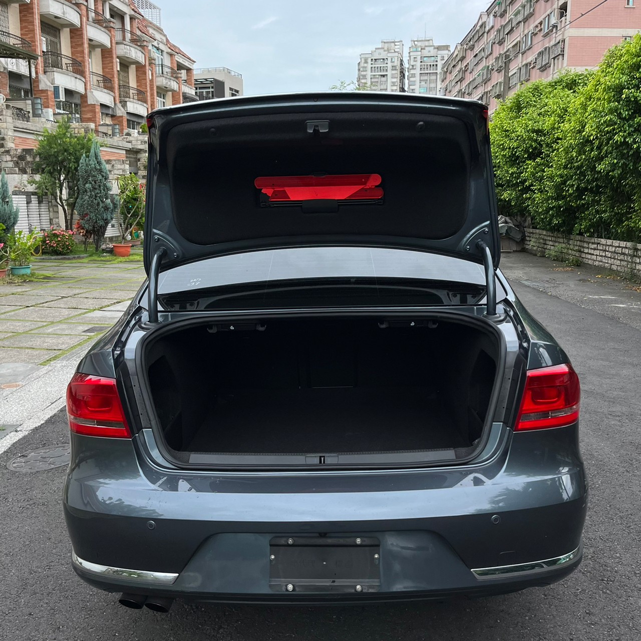 2012年VOLKSWAGEN PASSAT可車換車〃零元購車〃免頭期款〃可全額貸款〃超貸拿現金  第7張相片
