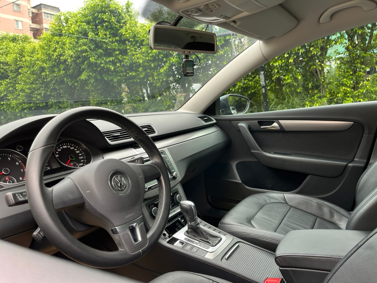 2012年VOLKSWAGEN PASSAT可車換車〃零元購車〃免頭期款〃可全額貸款〃超貸拿現金  第9張相片