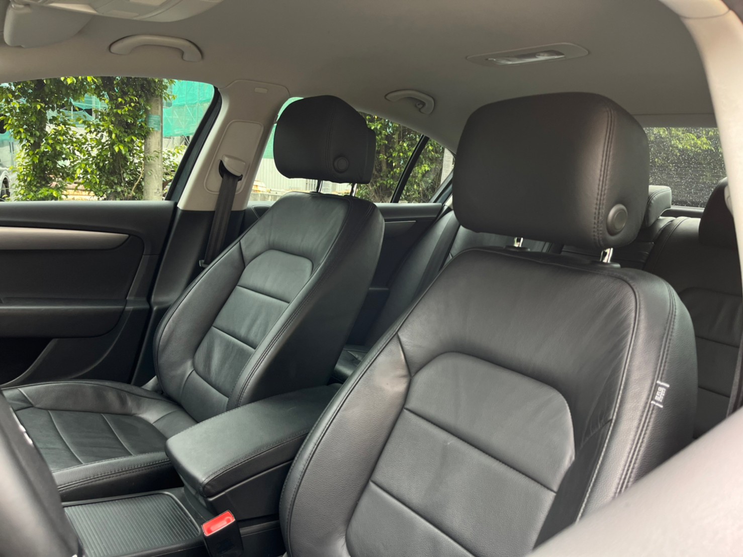 2012年VOLKSWAGEN PASSAT可車換車〃零元購車〃免頭期款〃可全額貸款〃超貸拿現金  第10張相片