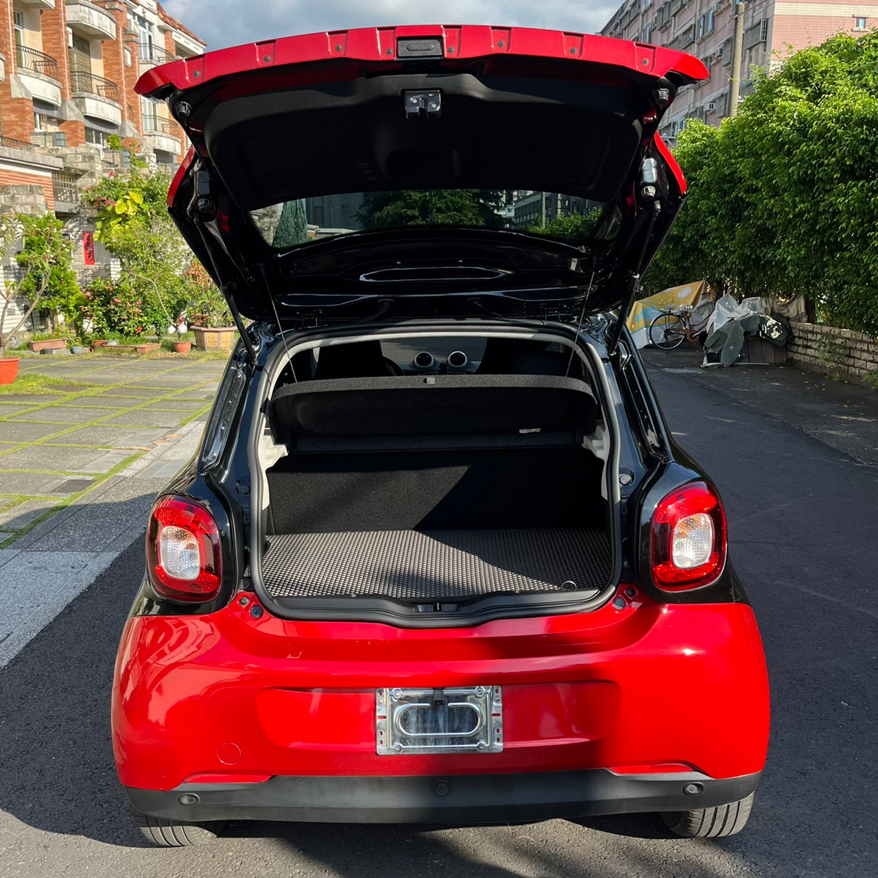 2018年SMART FORFOUR可車換車〃零元購車〃免頭期款〃可全額貸款〃超貸拿現金  第6張相片