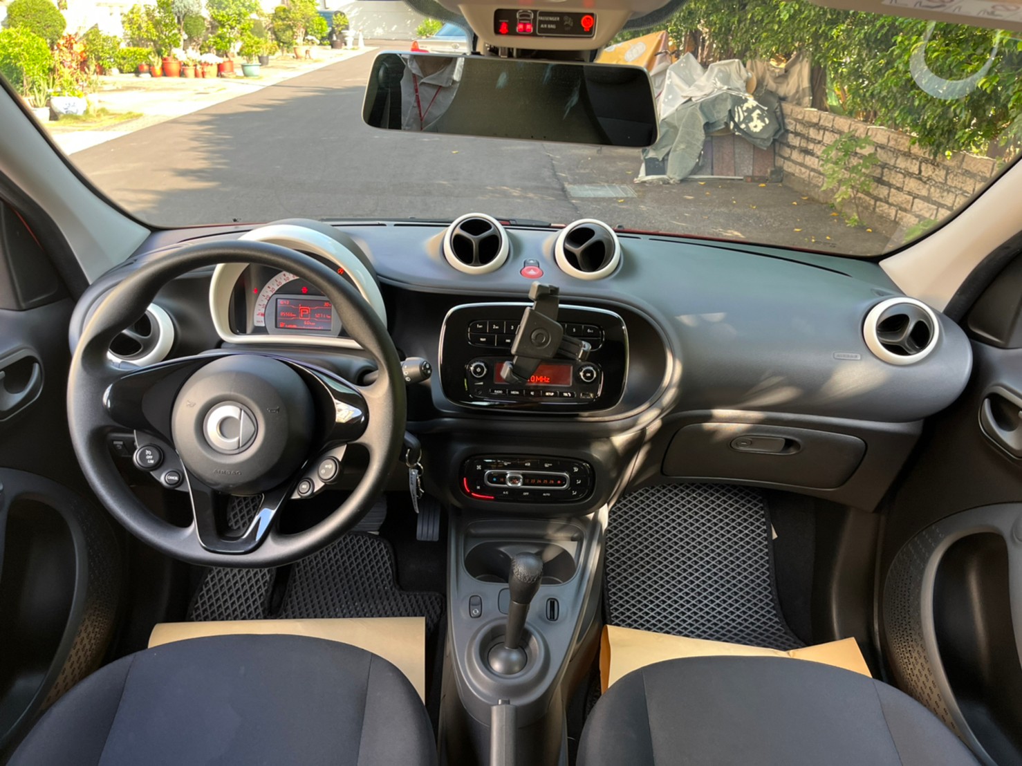 2018年SMART FORFOUR可車換車〃零元購車〃免頭期款〃可全額貸款〃超貸拿現金  第16張相片