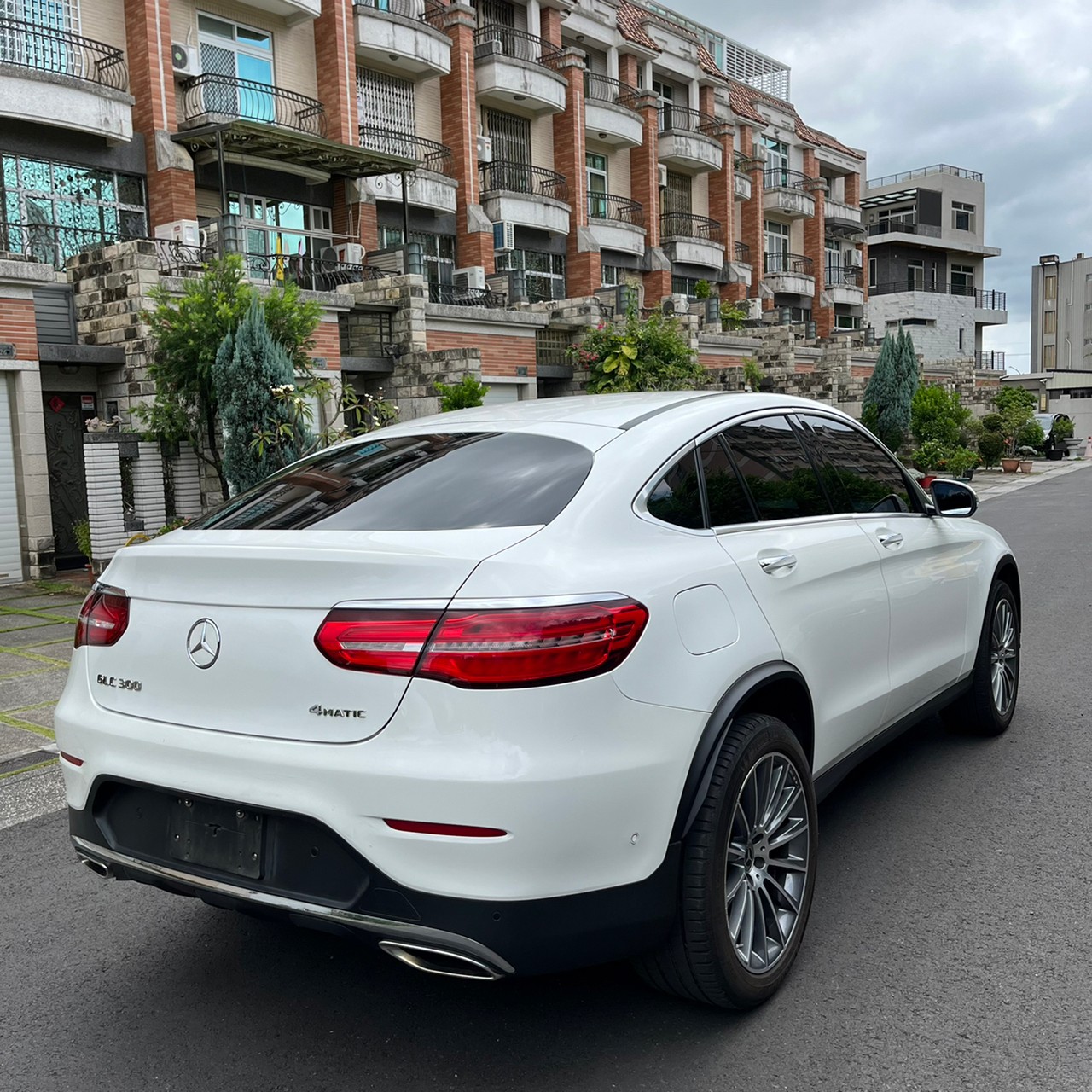 2018年MERCEDES BENZ GLC300 COUPE可車換車〃零元購車〃免頭期款〃可全額貸款〃超貸拿現金  第5張相片