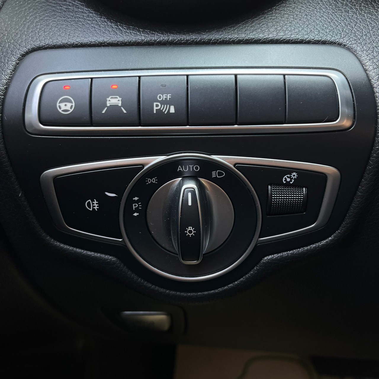 2018年MERCEDES BENZ GLC300 COUPE可車換車〃零元購車〃免頭期款〃可全額貸款〃超貸拿現金  第15張相片