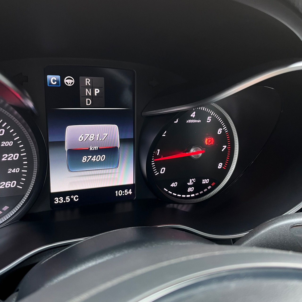 2018年MERCEDES BENZ GLC300 COUPE可車換車〃零元購車〃免頭期款〃可全額貸款〃超貸拿現金  第16張相片