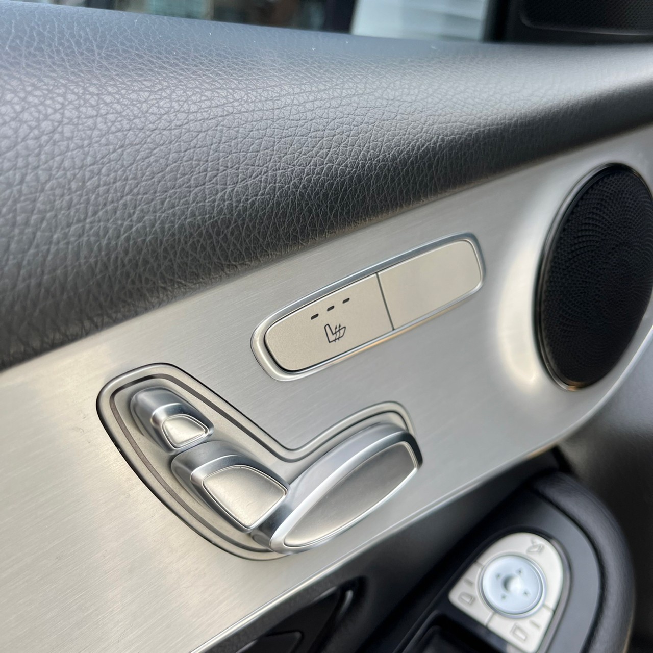 2018年MERCEDES BENZ GLC300 COUPE可車換車〃零元購車〃免頭期款〃可全額貸款〃超貸拿現金  第17張相片